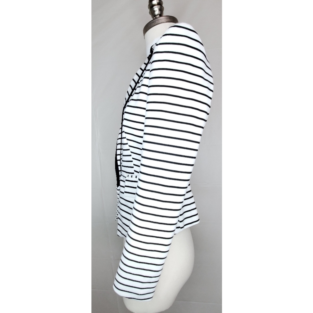 Forever 21 White Striped Blazer - Picture 3 of 8